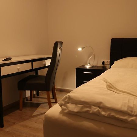 Schiller Pension Bielefeld Bagian luar foto