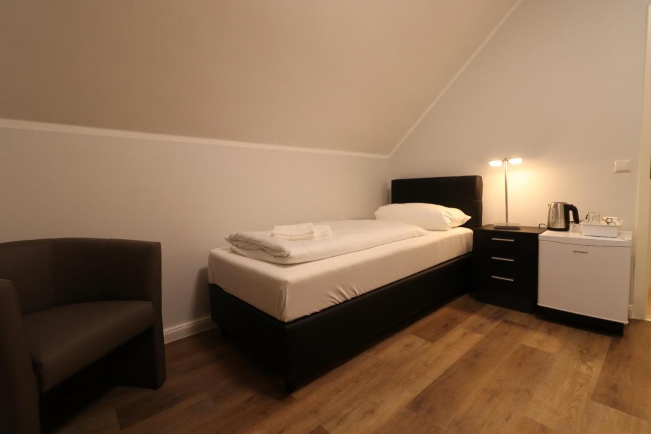 Schiller Pension Bielefeld Bagian luar foto