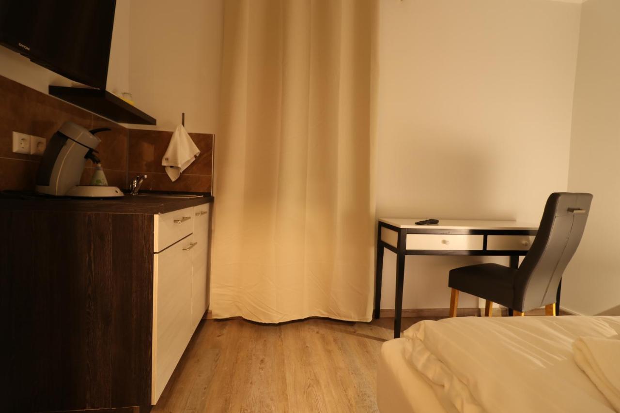 Schiller Pension Bielefeld Bagian luar foto