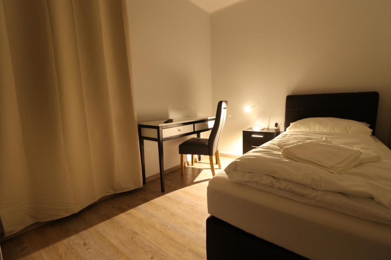 Schiller Pension Bielefeld Bagian luar foto