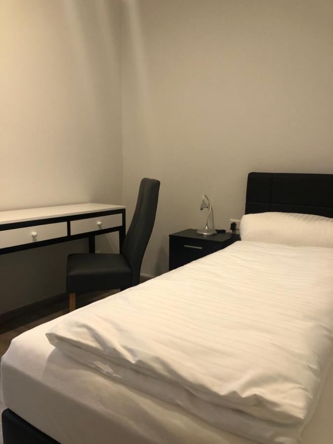 Schiller Pension Bielefeld Bagian luar foto