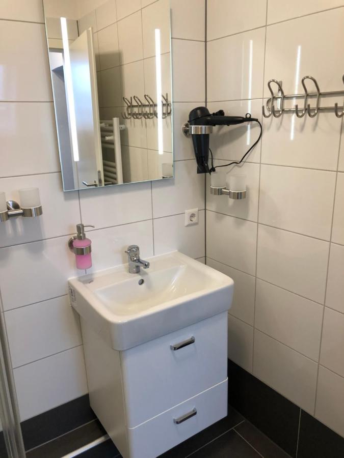 Schiller Pension Bielefeld Bagian luar foto