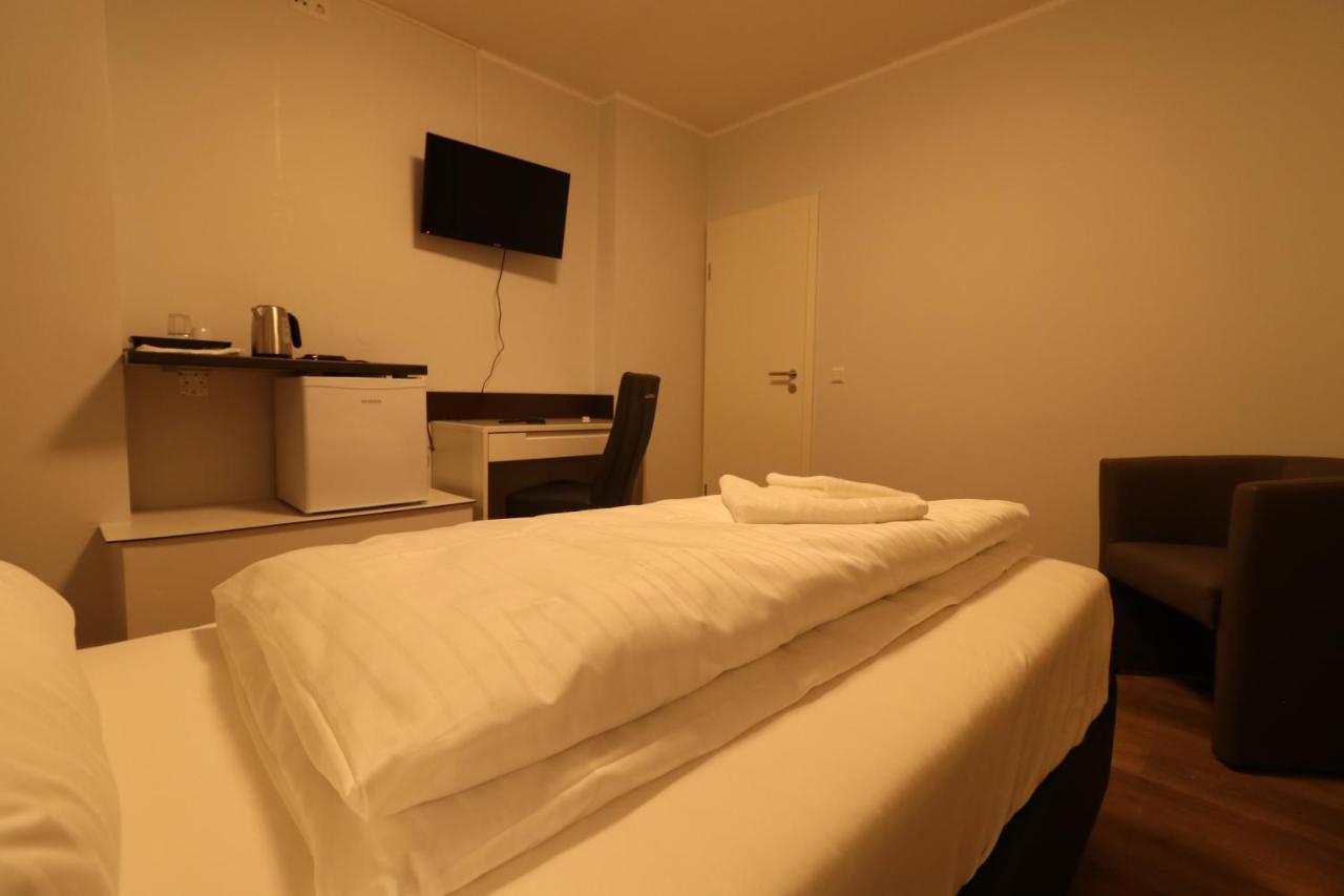 Schiller Pension Bielefeld Bagian luar foto